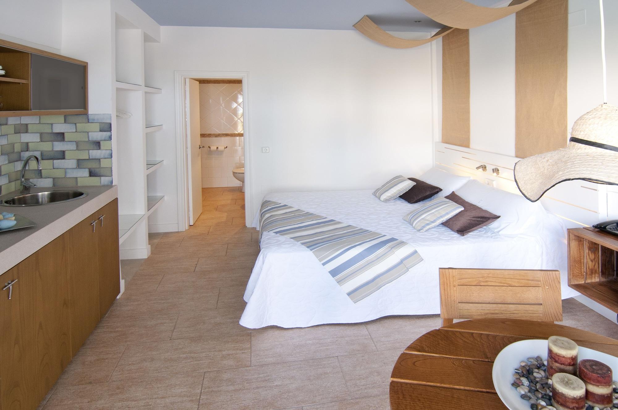 Apartamentos Castavi Es Pujols Zewnętrze zdjęcie