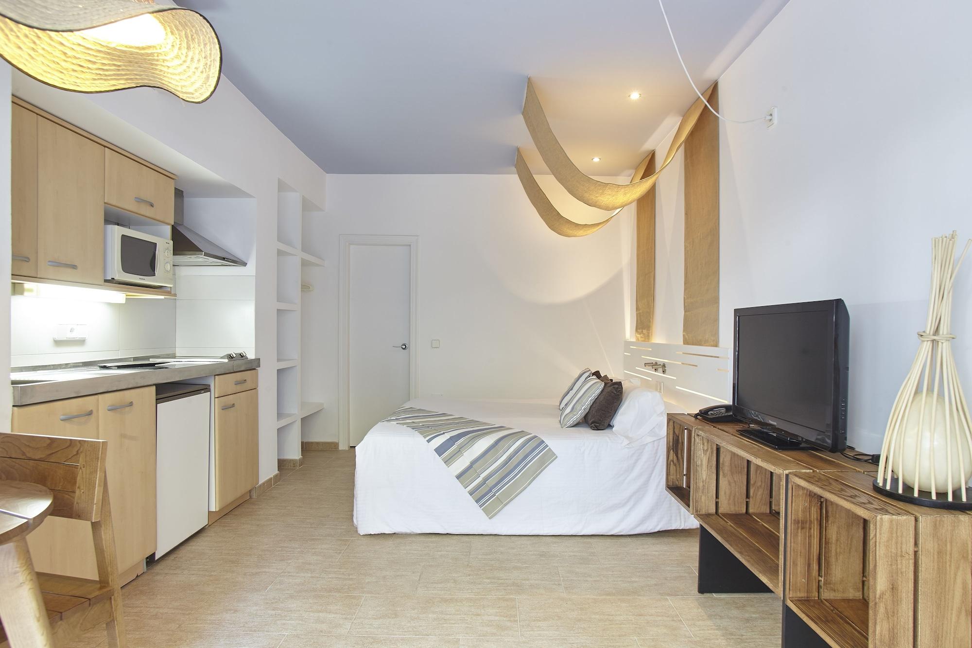 Apartamentos Castavi Es Pujols Zewnętrze zdjęcie