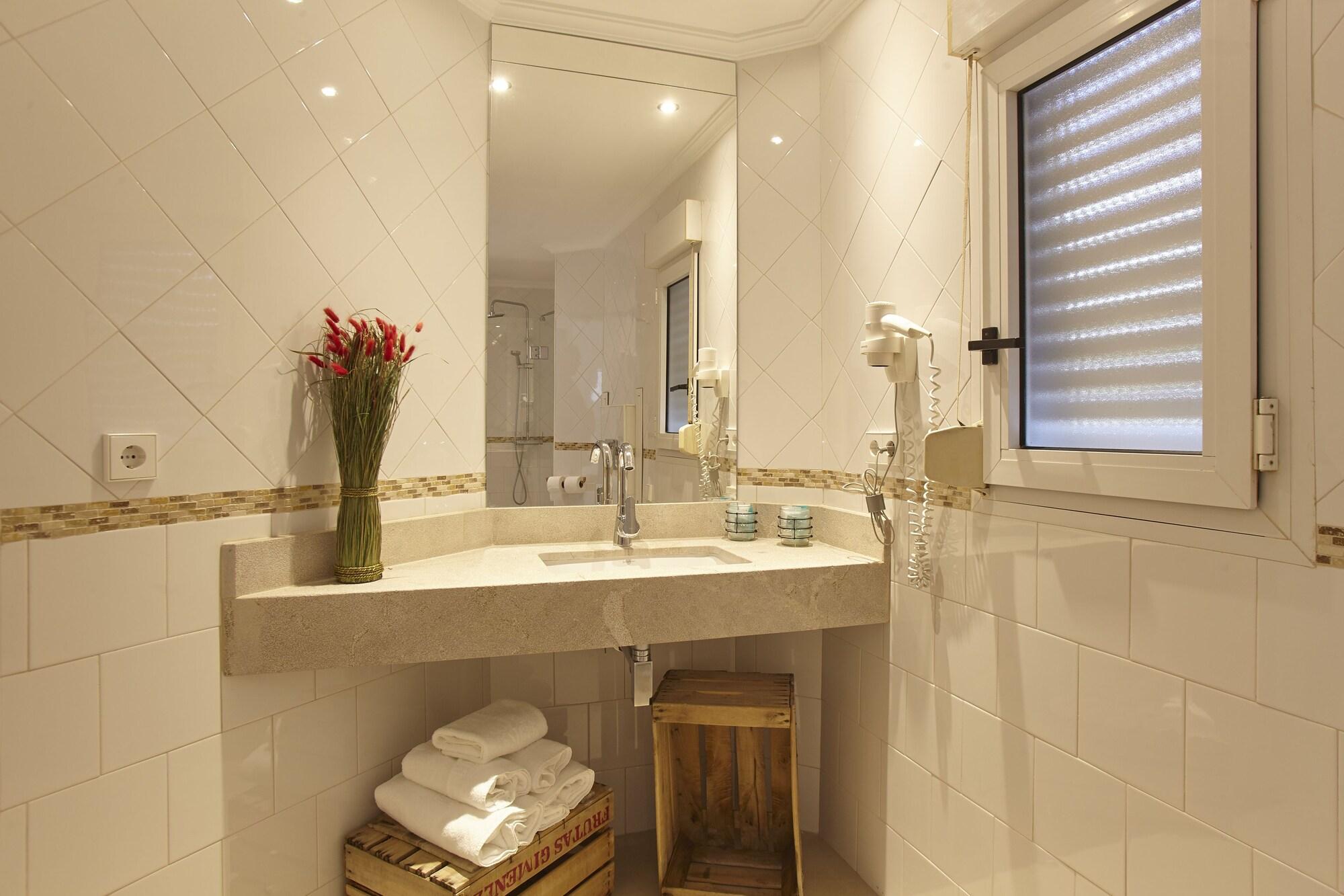 Apartamentos Castavi Es Pujols Zewnętrze zdjęcie
