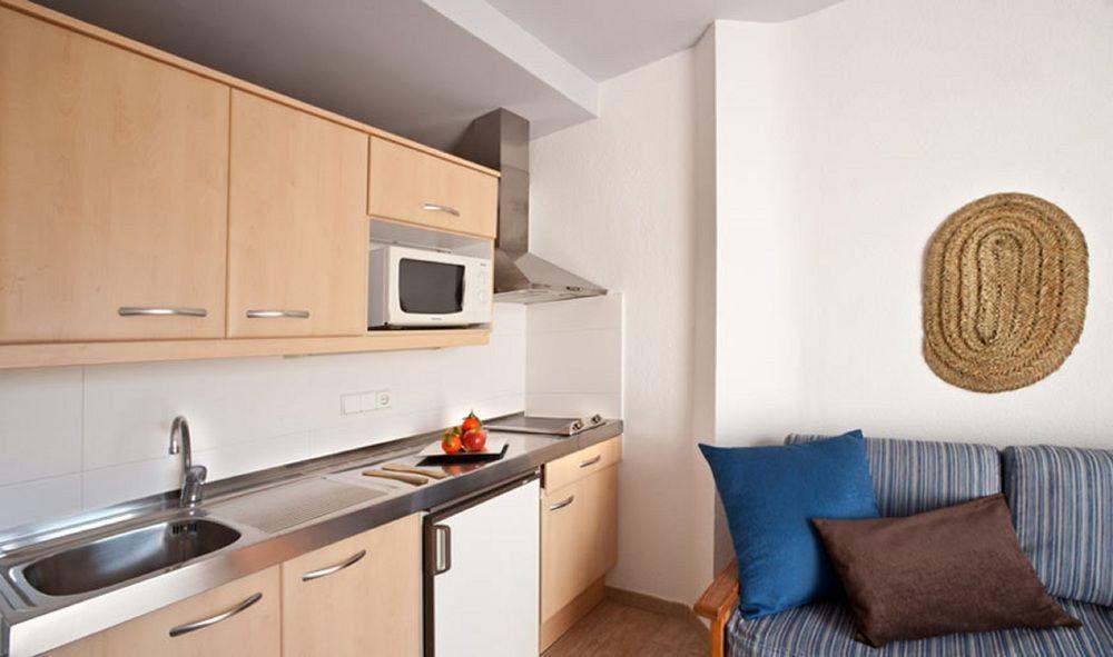 Apartamentos Castavi Es Pujols Zewnętrze zdjęcie