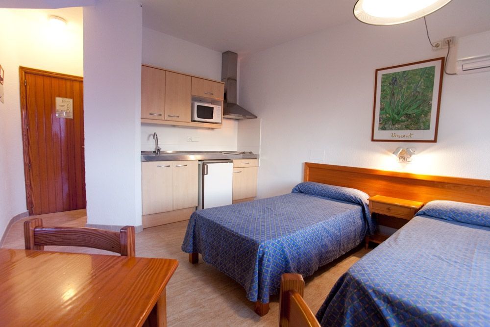 Apartamentos Castavi Es Pujols Zewnętrze zdjęcie